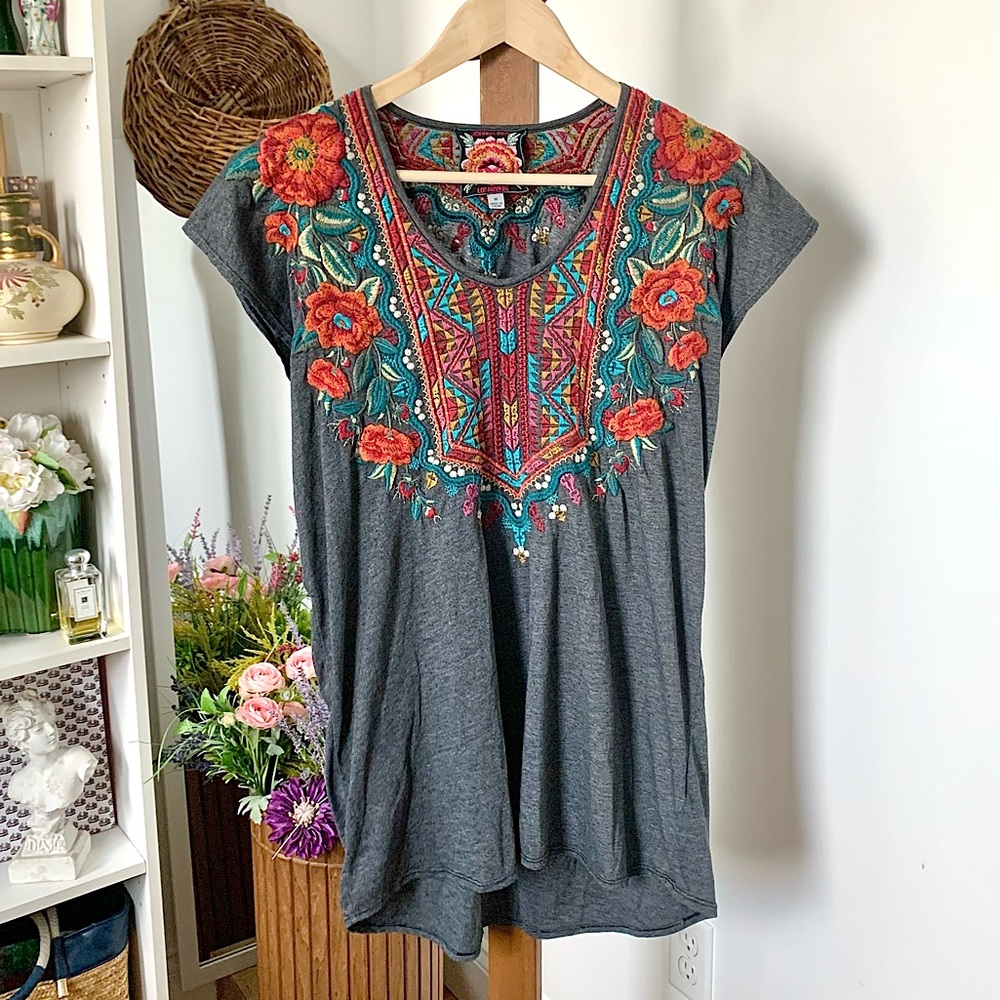 Johnny Was Ornella Deep Scoop Embroidered Tee Peasant Top Gray turquoise Medium